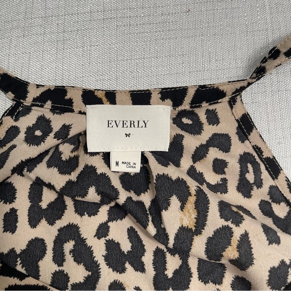 Everly Leopard Print High Low Top Blouse Womens Size M - Picture 3 of 7